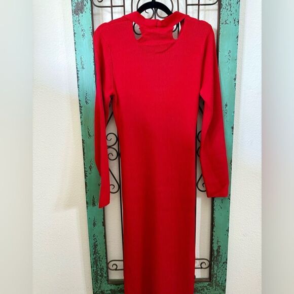 Adrianne Landau red sweater dress. Very flattering hugs the curves. LG - Picture 4 of 10